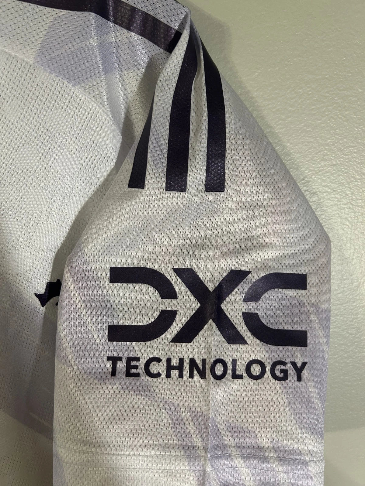 Manchester United 2025/26 Away Jersey – Adidas